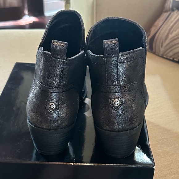 G by GUESS METALLIC PEWTER BOOTIES - Picture 2 of 14